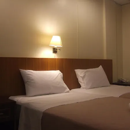 Lodge 61 Hotel